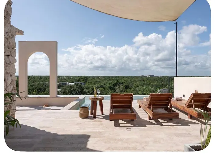 Jungle Penthouse With Private Rooftop Pool